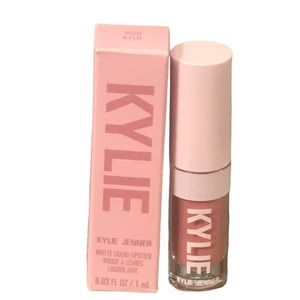 Kylie Matte Liquid Lipstick in 808 Kylie